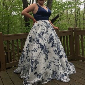 PROM DRESS SIZE XXL FLORAL PRINT A-LINE GOWN